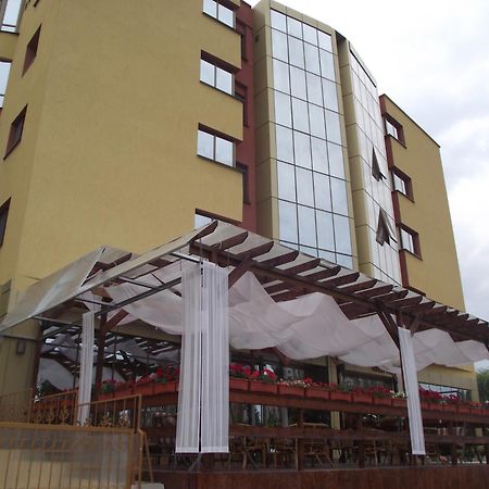 Hotel Flormang Craiova Extérieur photo