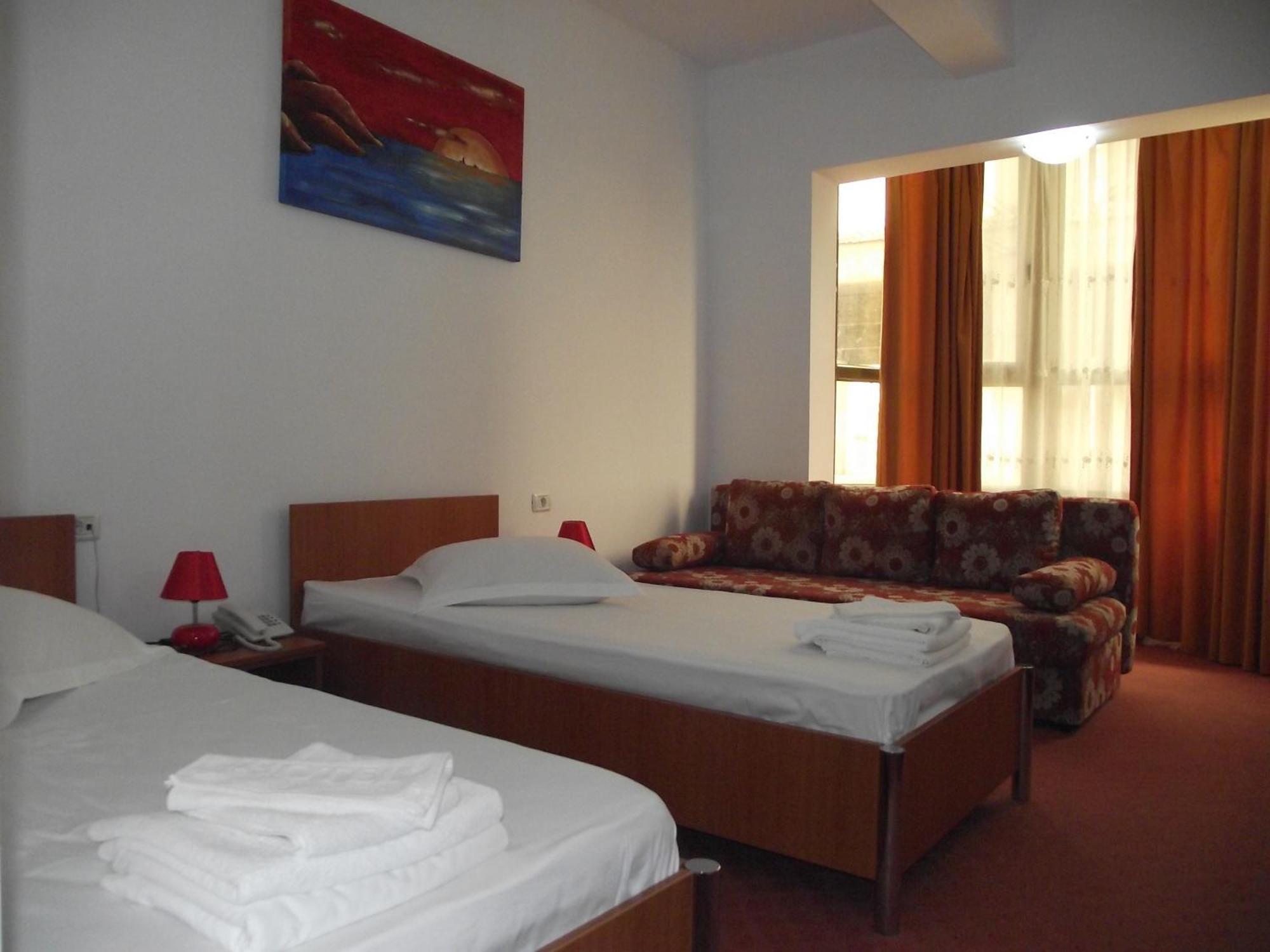 Hotel Flormang Craiova Extérieur photo