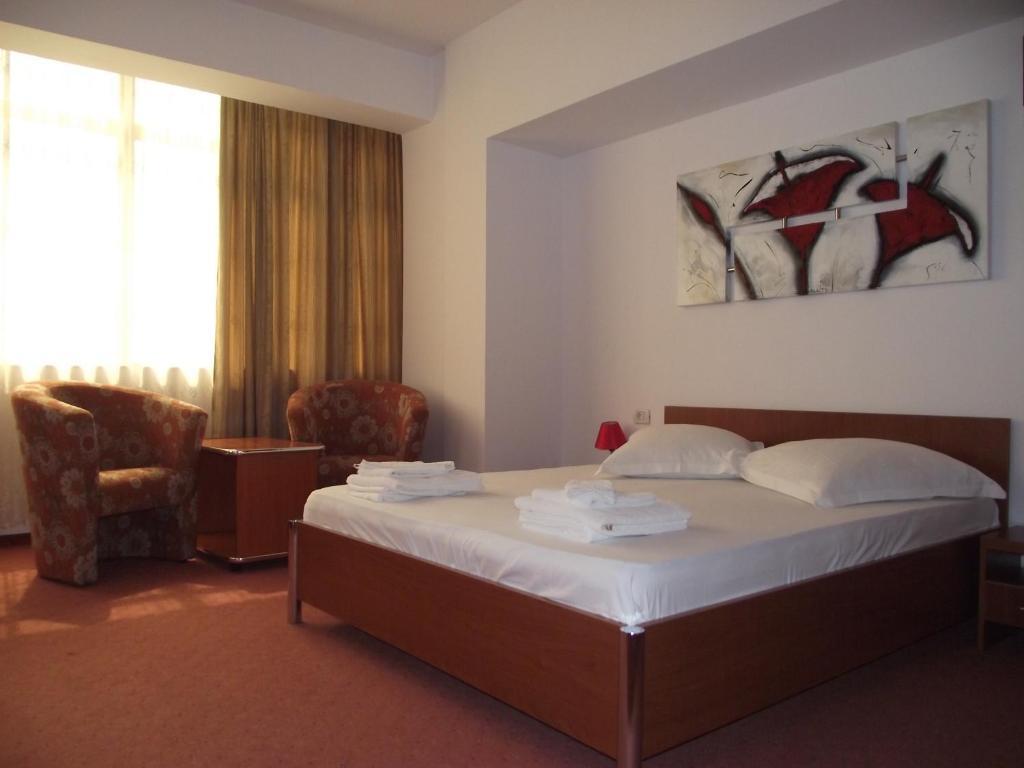 Hotel Flormang Craiova Chambre photo